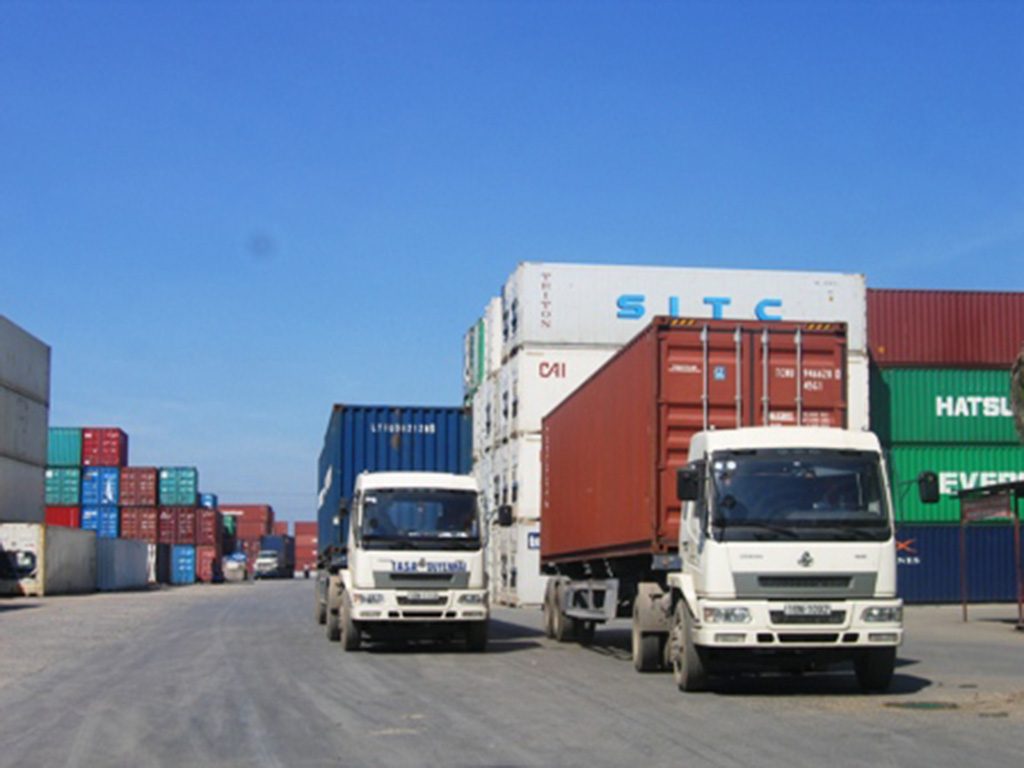 Vận chuyển hàng hóa bằng đường bộ cần đáp ứng đủ điều kiện