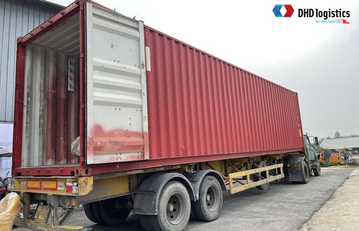 Đóng hàng vào container xuất đi Úc từ cảng TPHCM